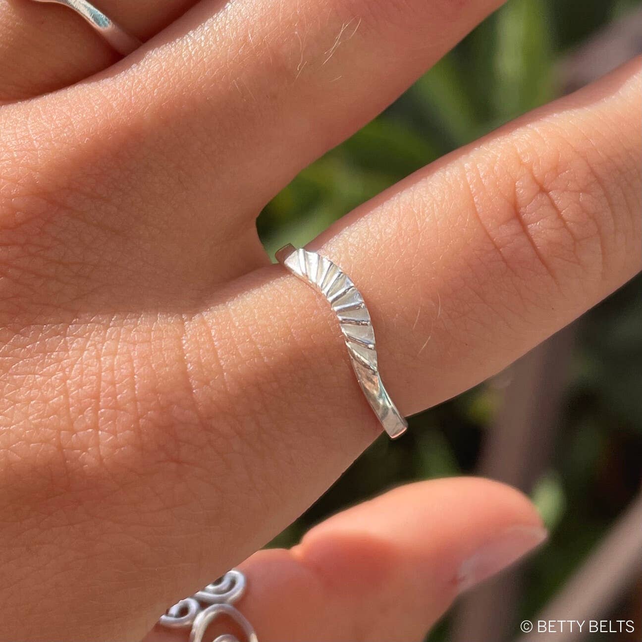 Sunbeams Swell Ring